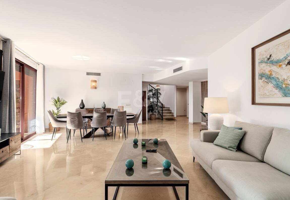 Penthouse duplex de 4 chambres à El Rosario Beachside