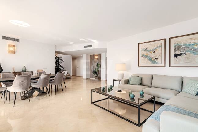 Penthouse duplex de 4 chambres à El Rosario Beachside