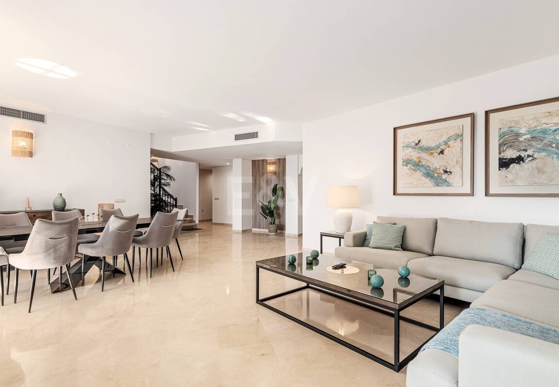 Penthouse duplex de 4 chambres à El Rosario Beachside