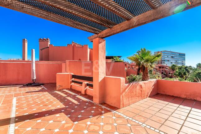 Penthouse duplex de 4 chambres à El Rosario Beachside