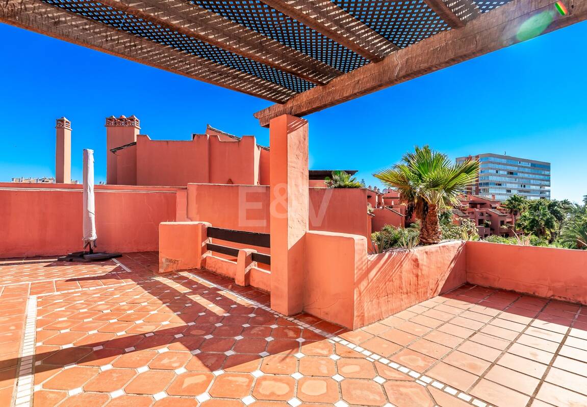 Penthouse duplex de 4 chambres à El Rosario Beachside