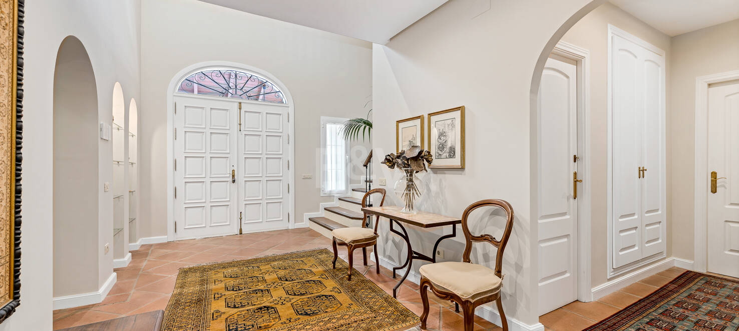 Villa in El Rosario with Panoramic Views in Garden Oasis