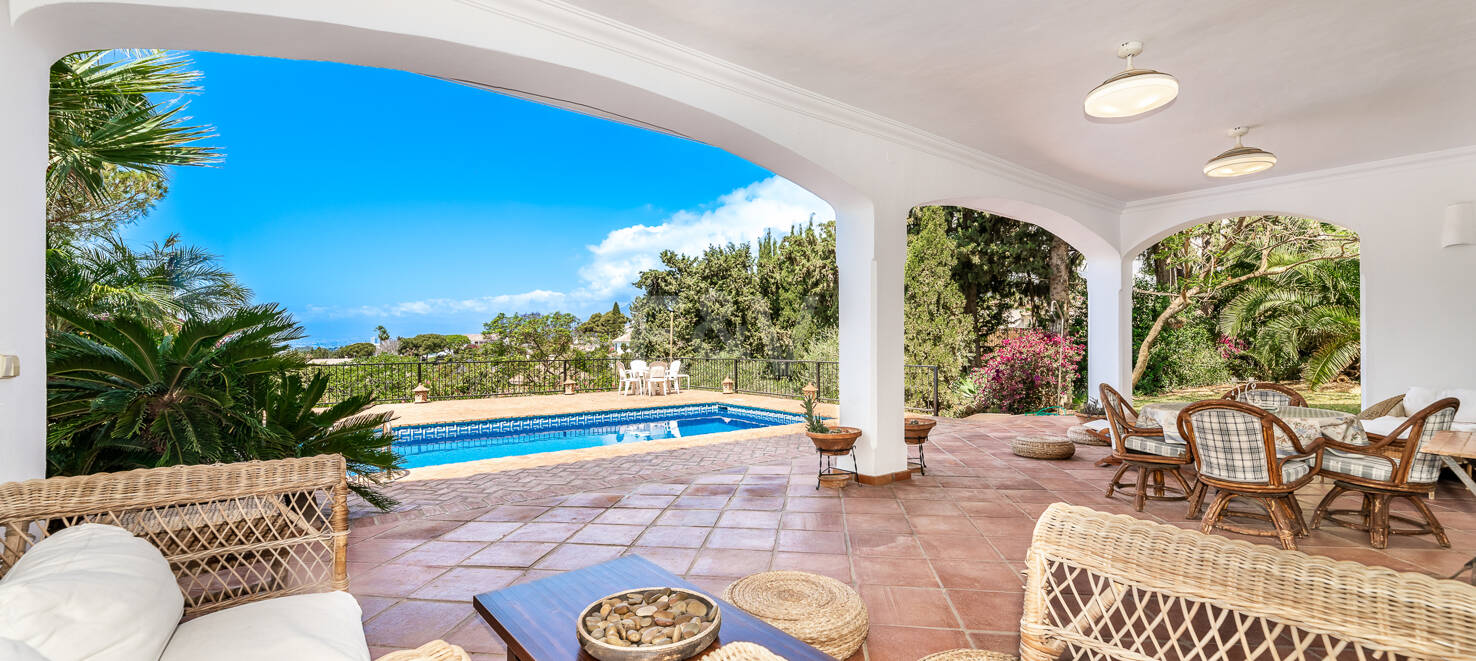 Villa in El Rosario with Panoramic Views in Garden Oasis
