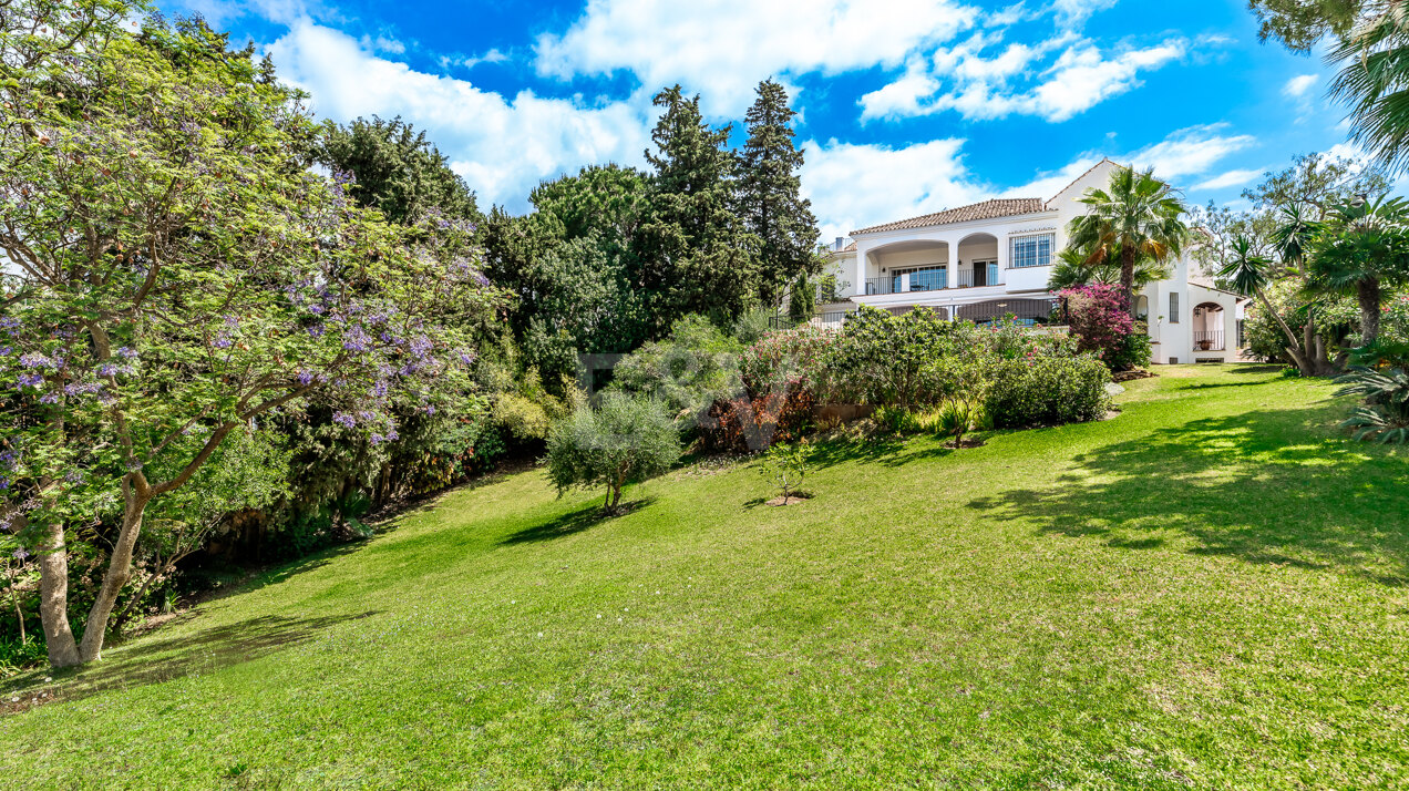 Villa in El Rosario with Panoramic Views in Garden Oasis