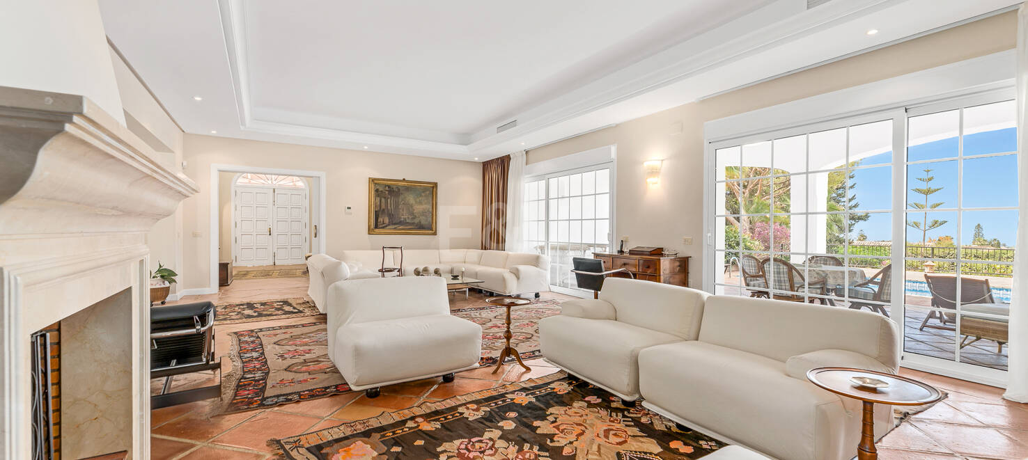 Villa in El Rosario with Panoramic Views in Garden Oasis