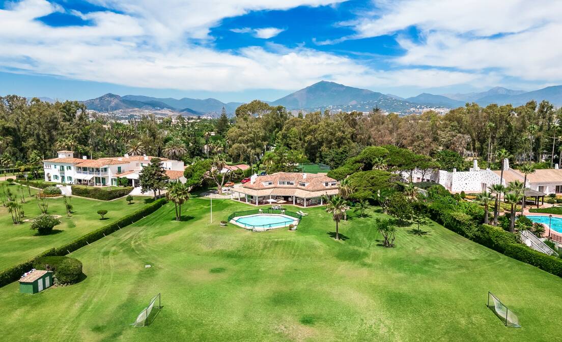 Frontline Guadalmina Beachside Beach Plot med Villa i Marbella