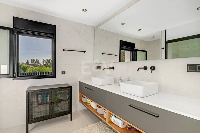 Grand Villa i El Rosario med enastående kvalitet