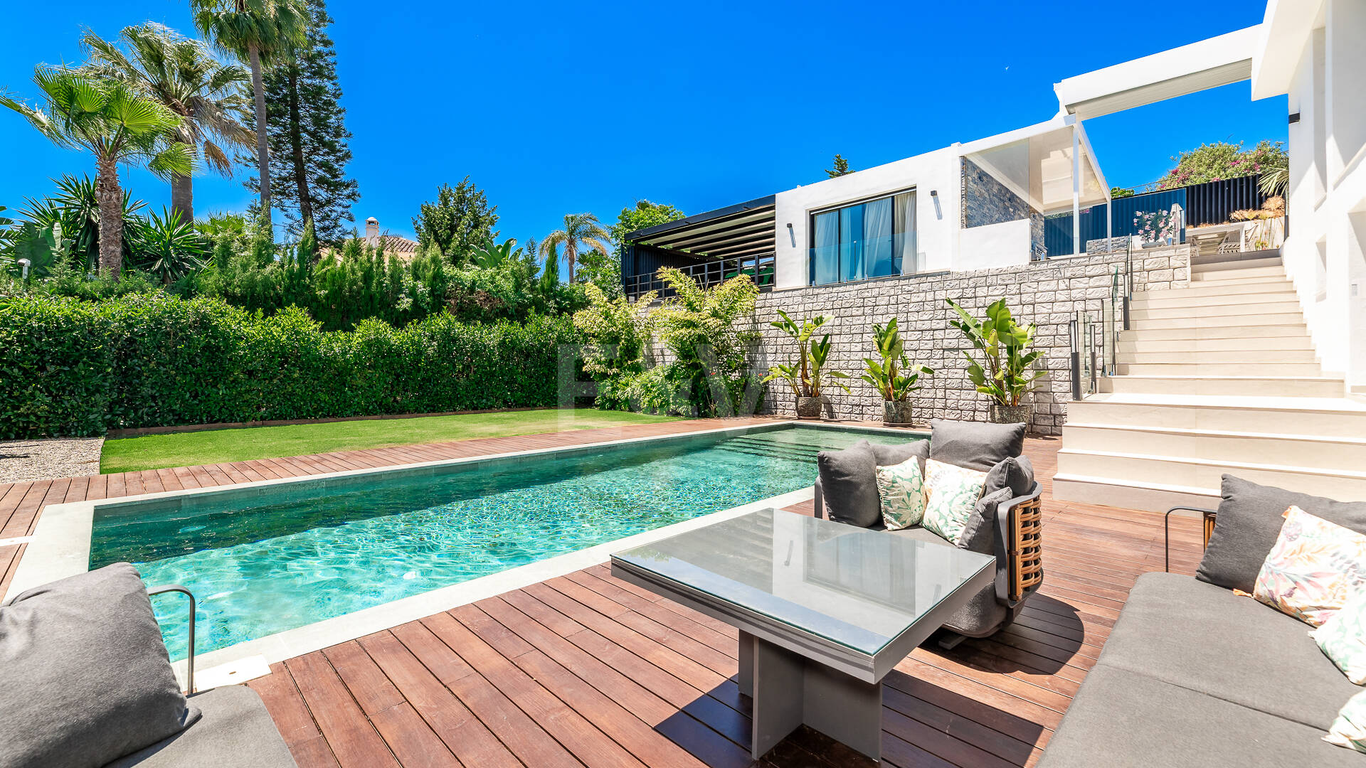 Grand Villa w El Rosario z doskonałą jakością