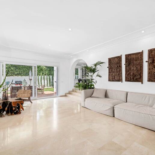 Modern villa i Nueva Andalucia på unikt läge