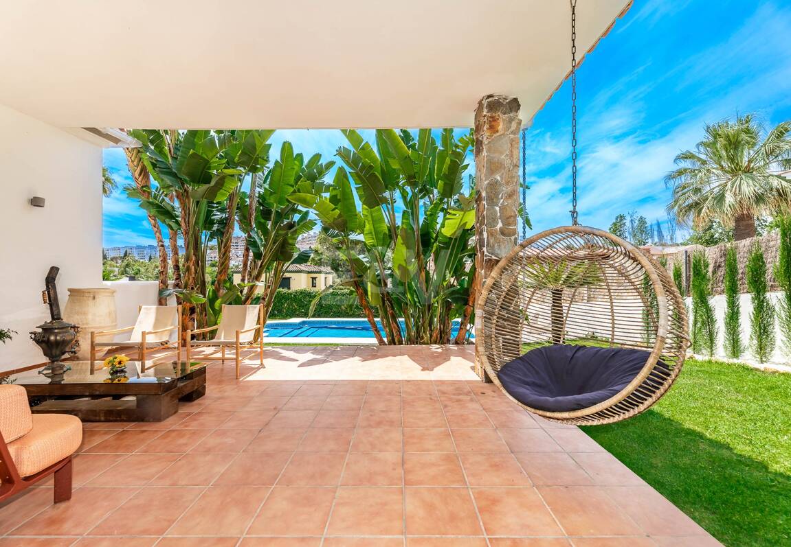 Modern villa i Nueva Andalucia på unikt läge