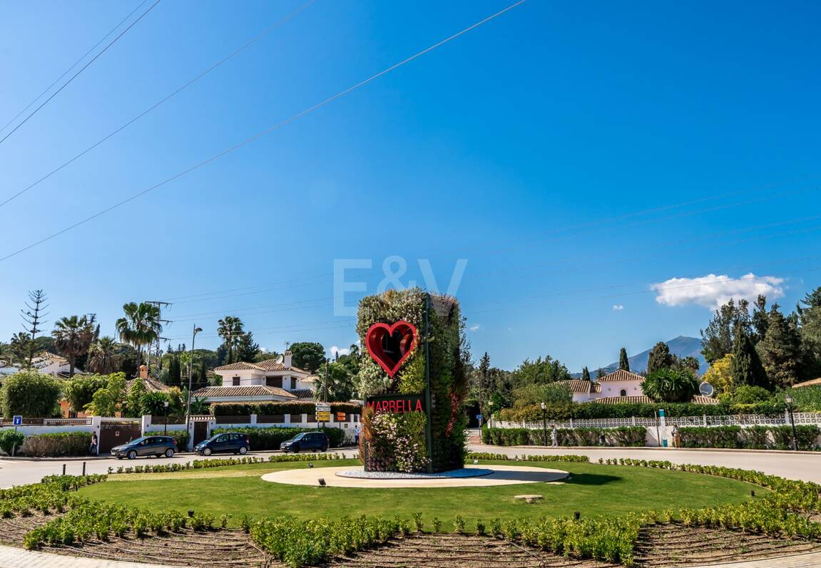 Modern villa i Nueva Andalucia på unikt läge