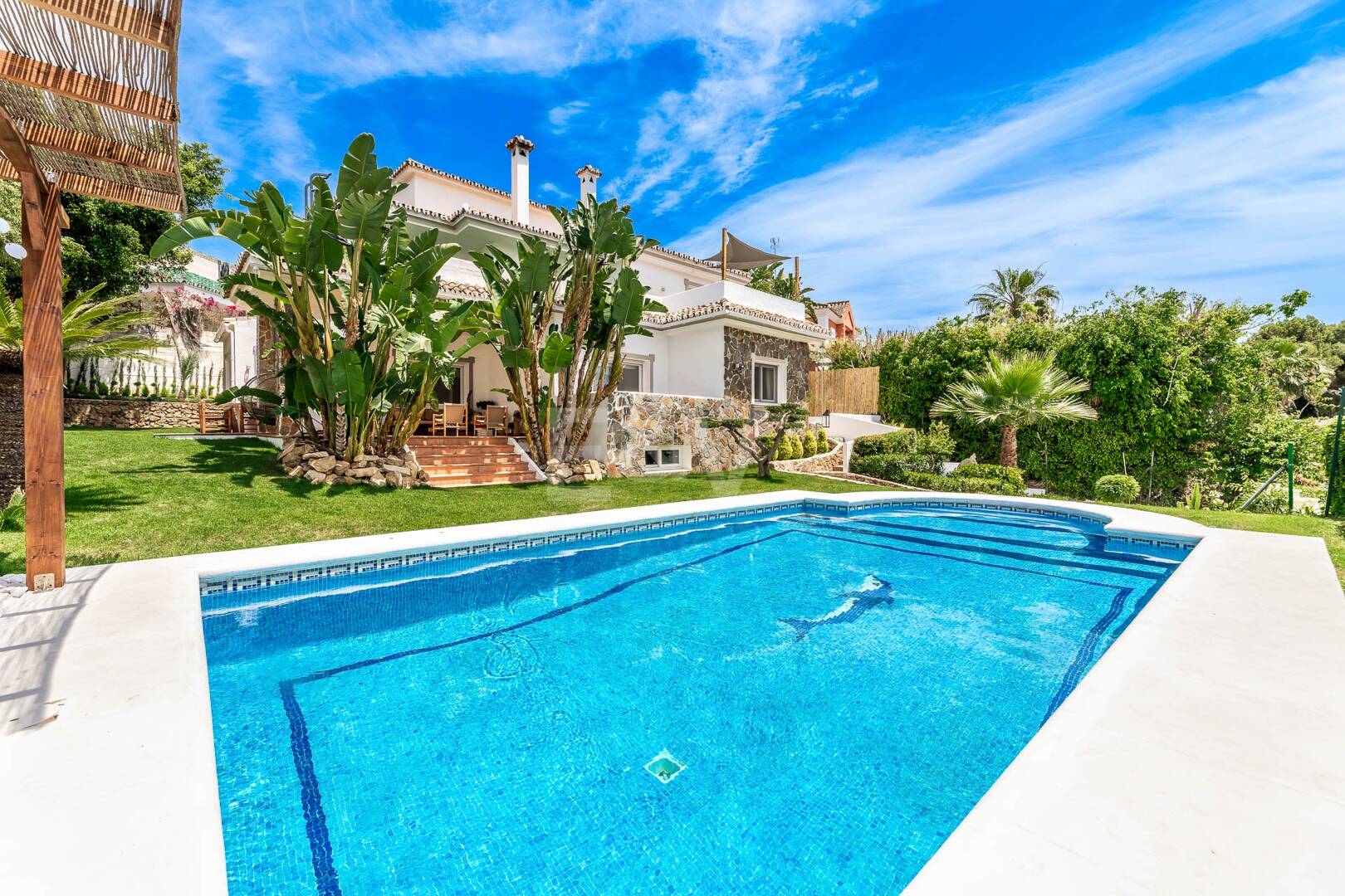 Modern villa i Nueva Andalucia på unikt läge