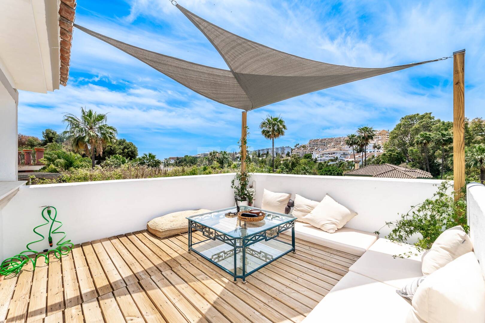 Modern villa i Nueva Andalucia på unikt läge