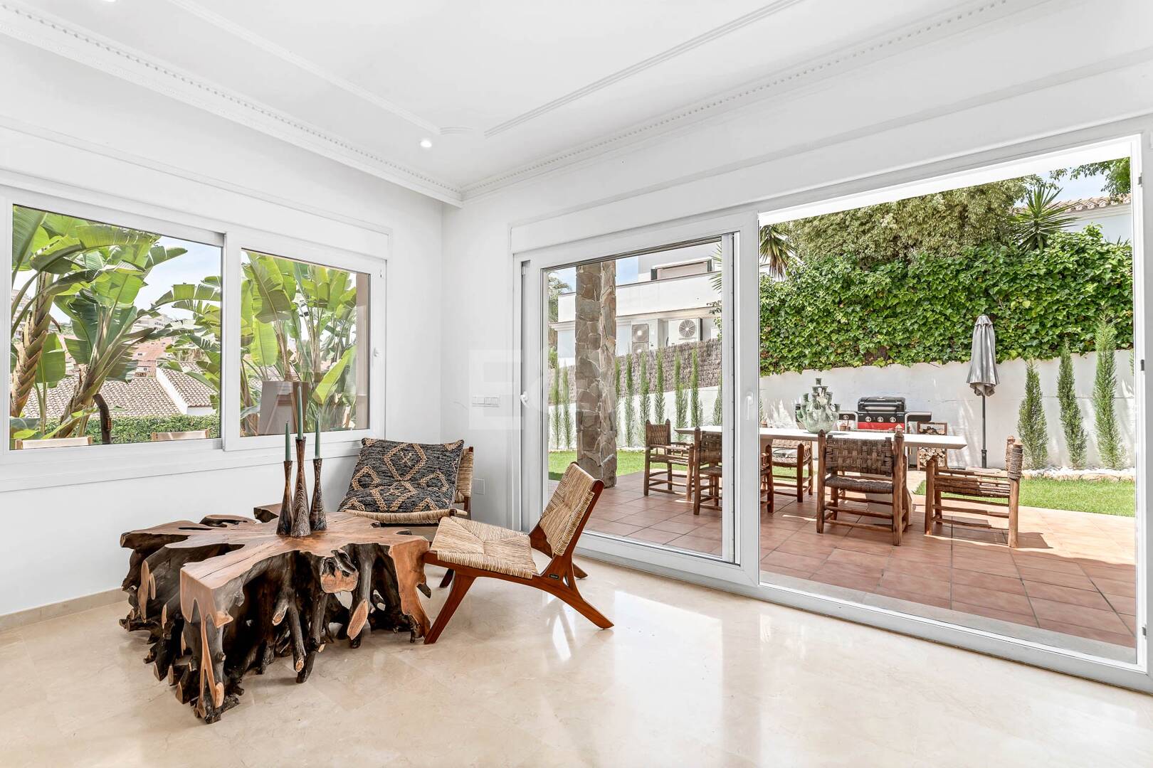 Modern villa i Nueva Andalucia på unikt läge