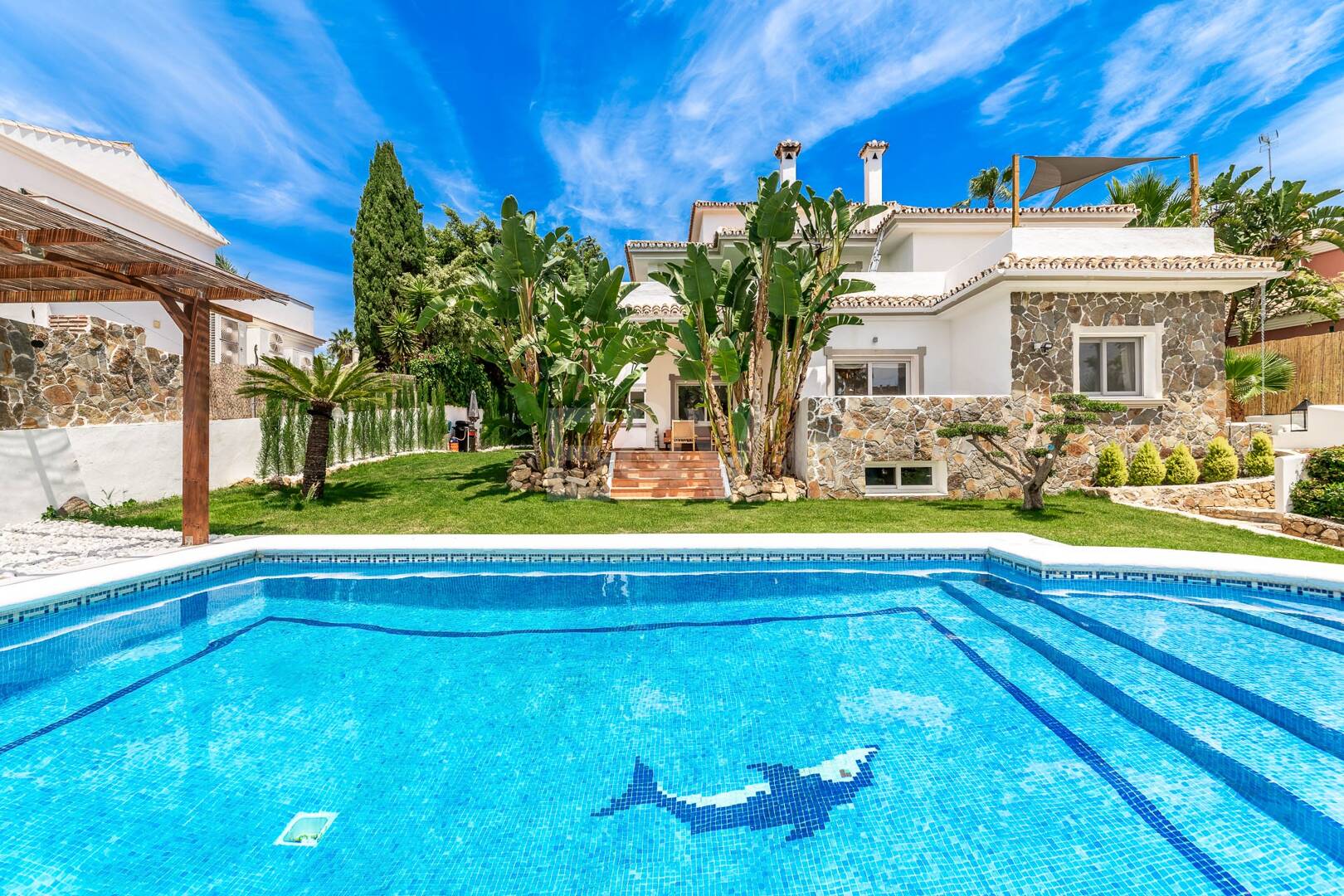 Modern villa i Nueva Andalucia på unikt läge