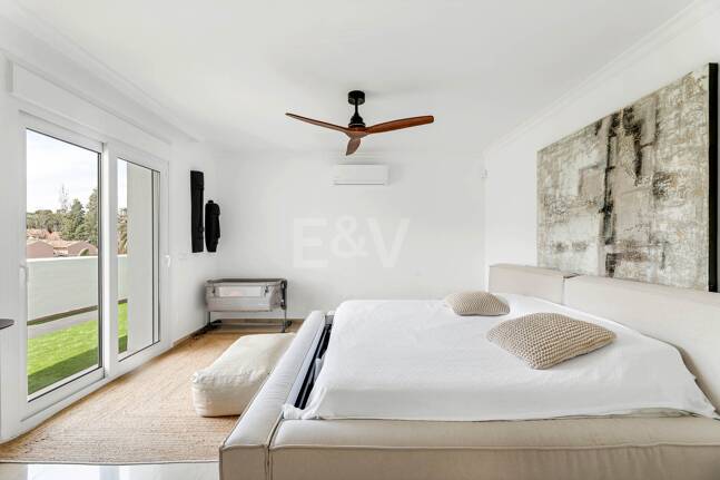 Modern villa i Nueva Andalucia på unikt läge