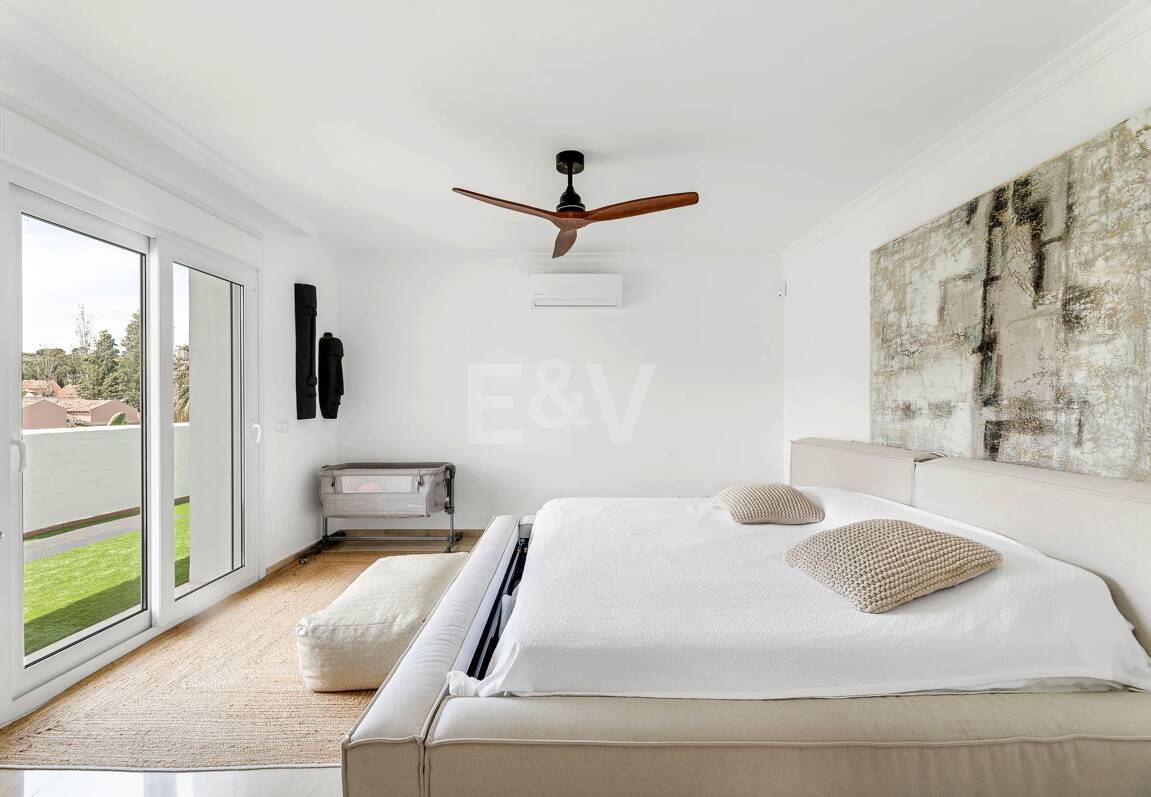 Modern villa i Nueva Andalucia på unikt läge