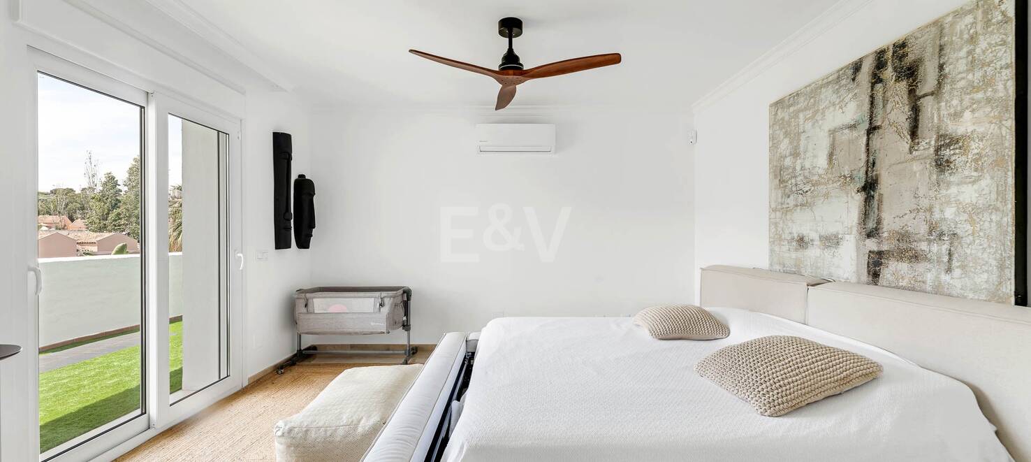 Modern villa i Nueva Andalucia på unikt läge