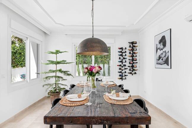 Modern villa i Nueva Andalucia på unikt läge