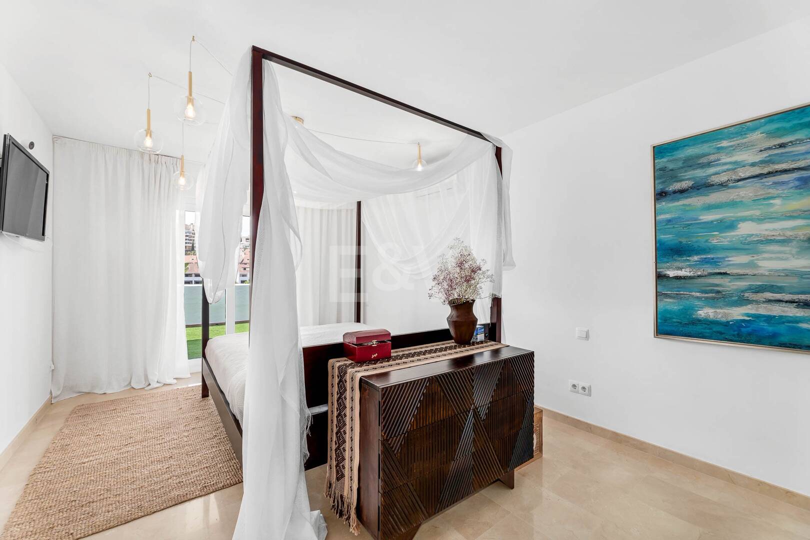 Modern villa i Nueva Andalucia på unikt läge