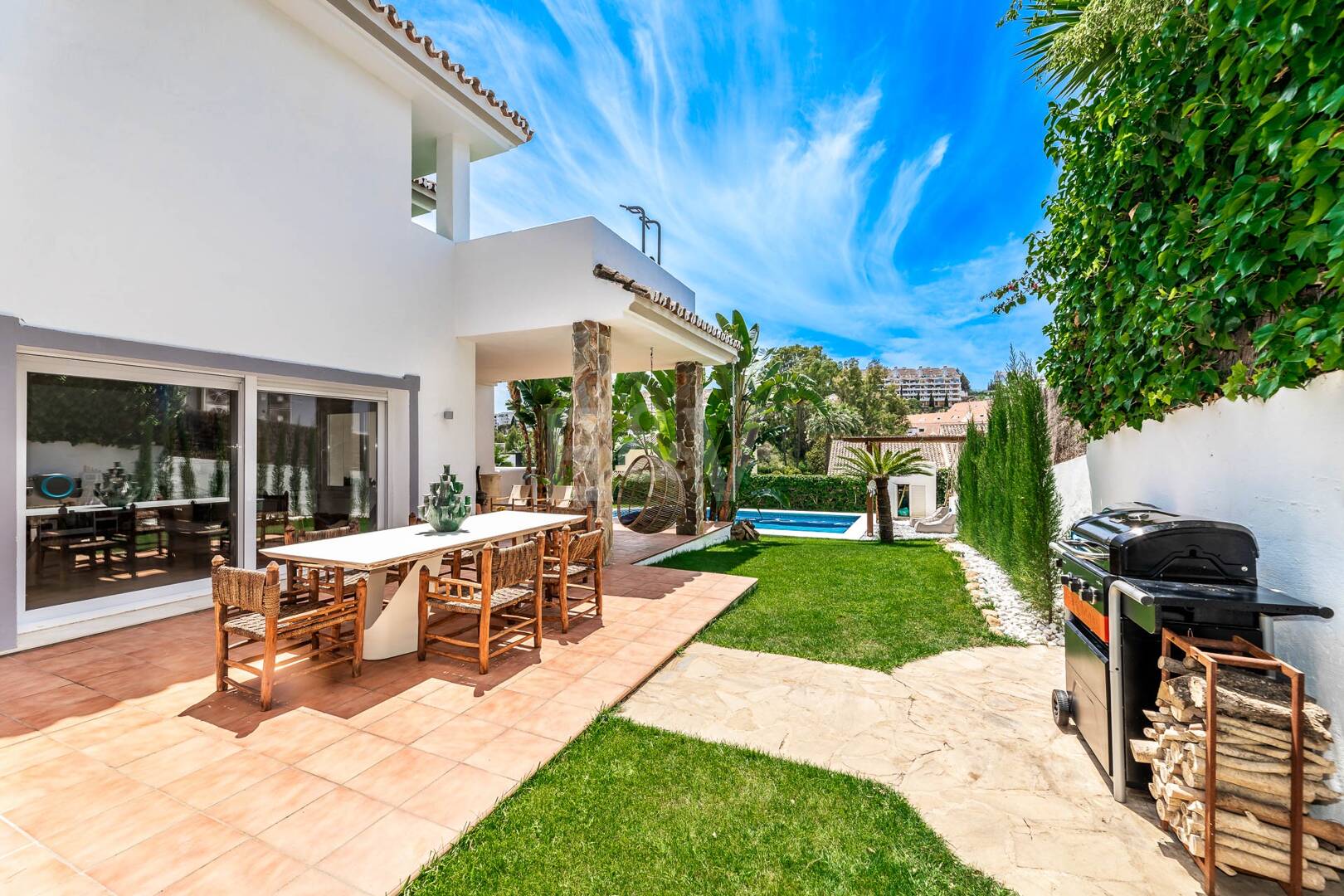 Modern villa i Nueva Andalucia på unikt läge