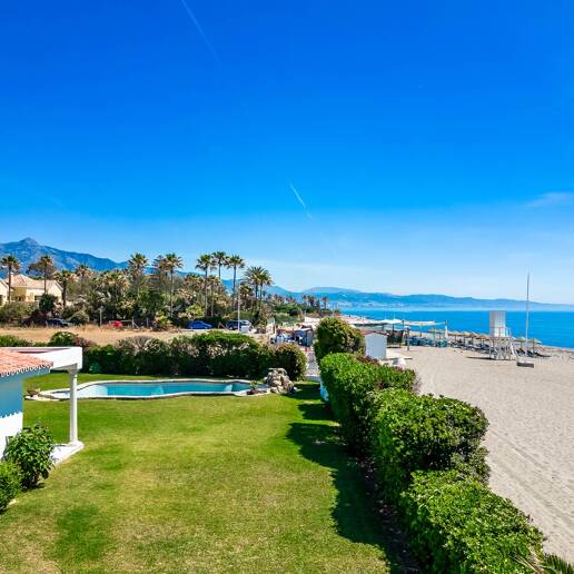 Beachfront villa in Guadalmina Baja, one of the most prestigious areas in Marbella.
