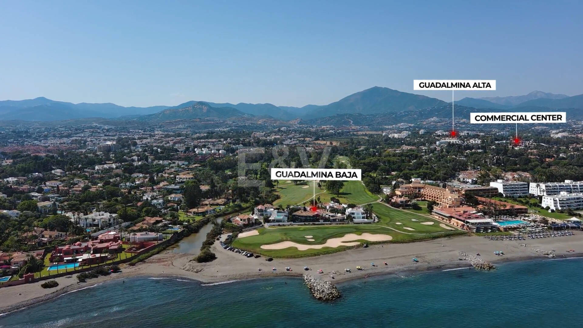 Strandvilla in erster Linie in Guadalmina Strandseite, in einem der renommiertesten Gebiete von Marbella.