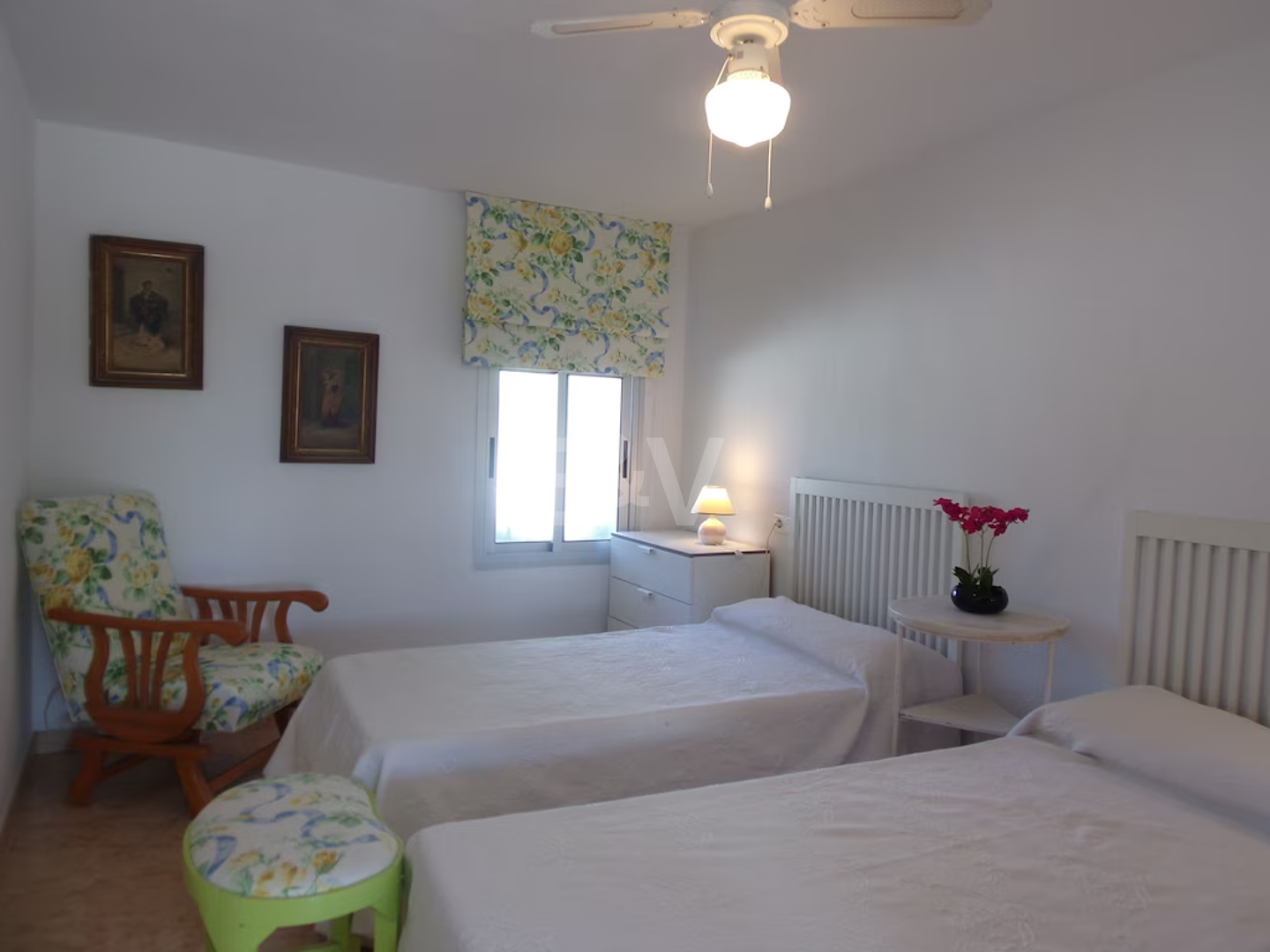 Strandvilla in erster Linie in Guadalmina Strandseite, in einem der renommiertesten Gebiete von Marbella.