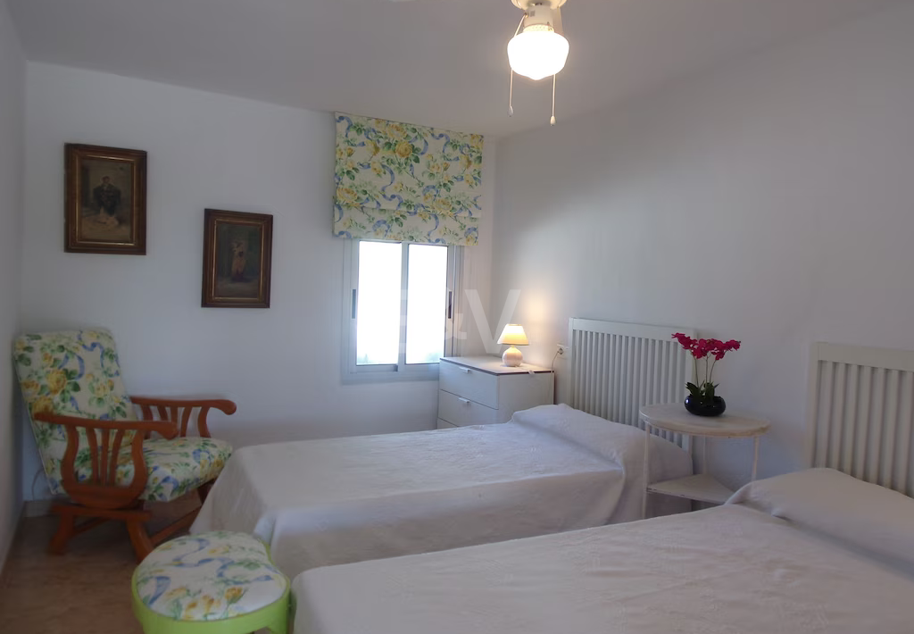 Strandvilla in erster Linie in Guadalmina Strandseite, in einem der renommiertesten Gebiete von Marbella.