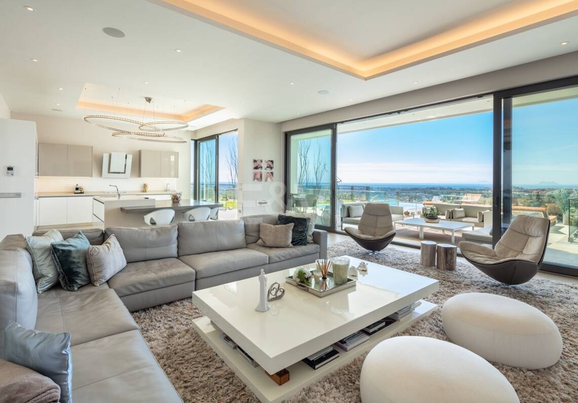 Villa moderna con excepcionales vistas al mar