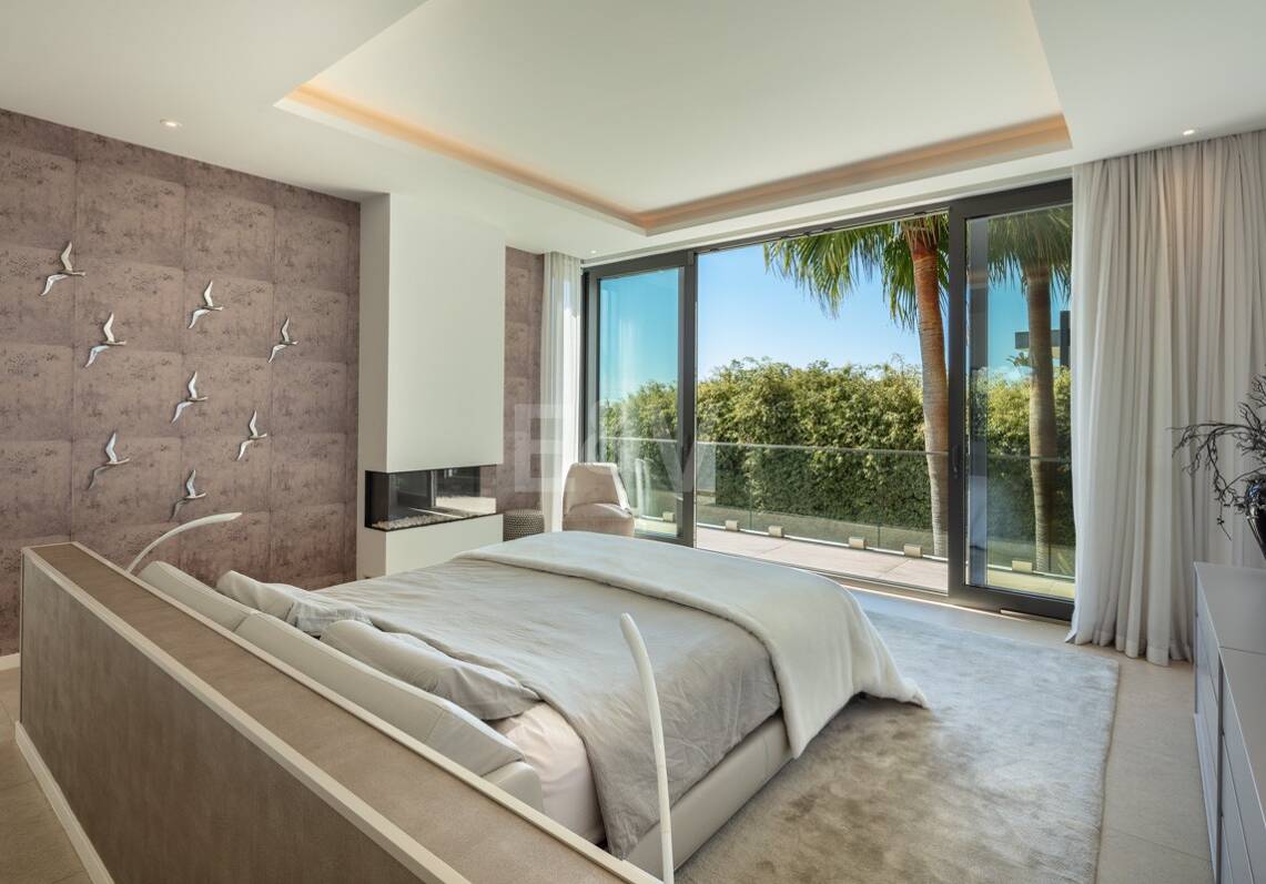 Villa moderna con excepcionales vistas al mar