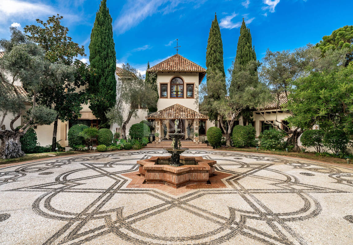 Stunning Italian Renaissance Villa in La Zagaleta Front Line Golf