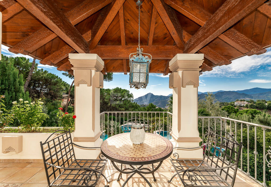 Stunning Italian Renaissance Villa in La Zagaleta Front Line Golf