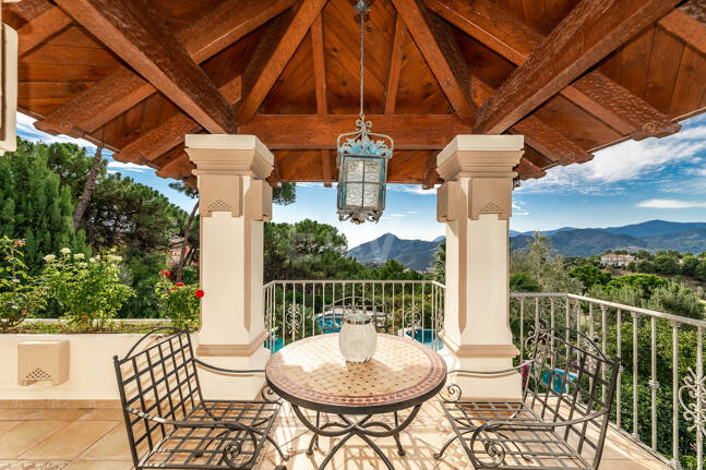 Stunning Italian Renaissance Villa in La Zagaleta Front Line Golf