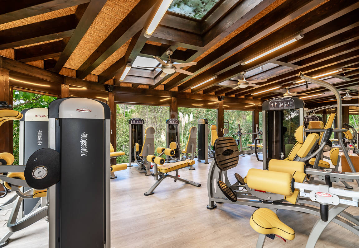 Stunning Italian Renaissance Villa in La Zagaleta Front Line Golf