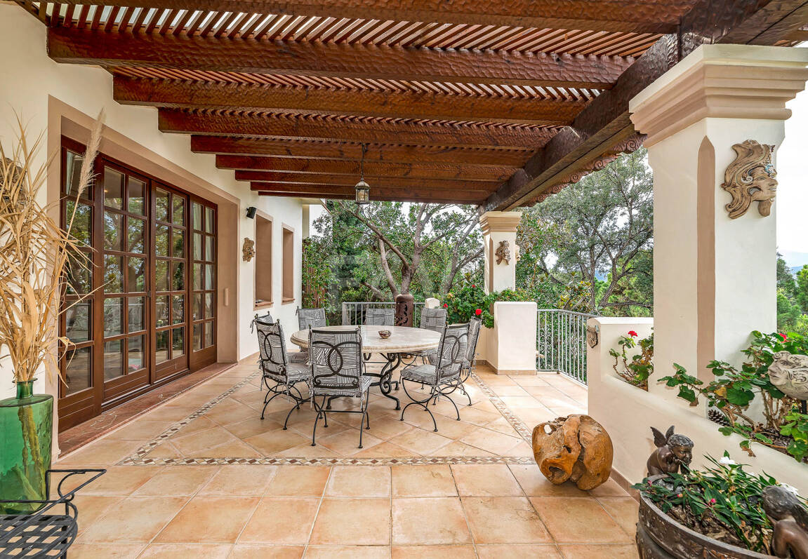 Stunning Italian Renaissance Villa in La Zagaleta Front Line Golf