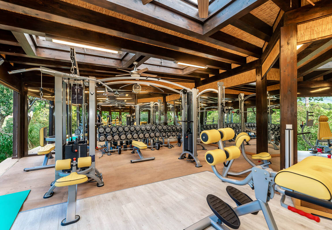 Stunning Italian Renaissance Villa in La Zagaleta Front Line Golf