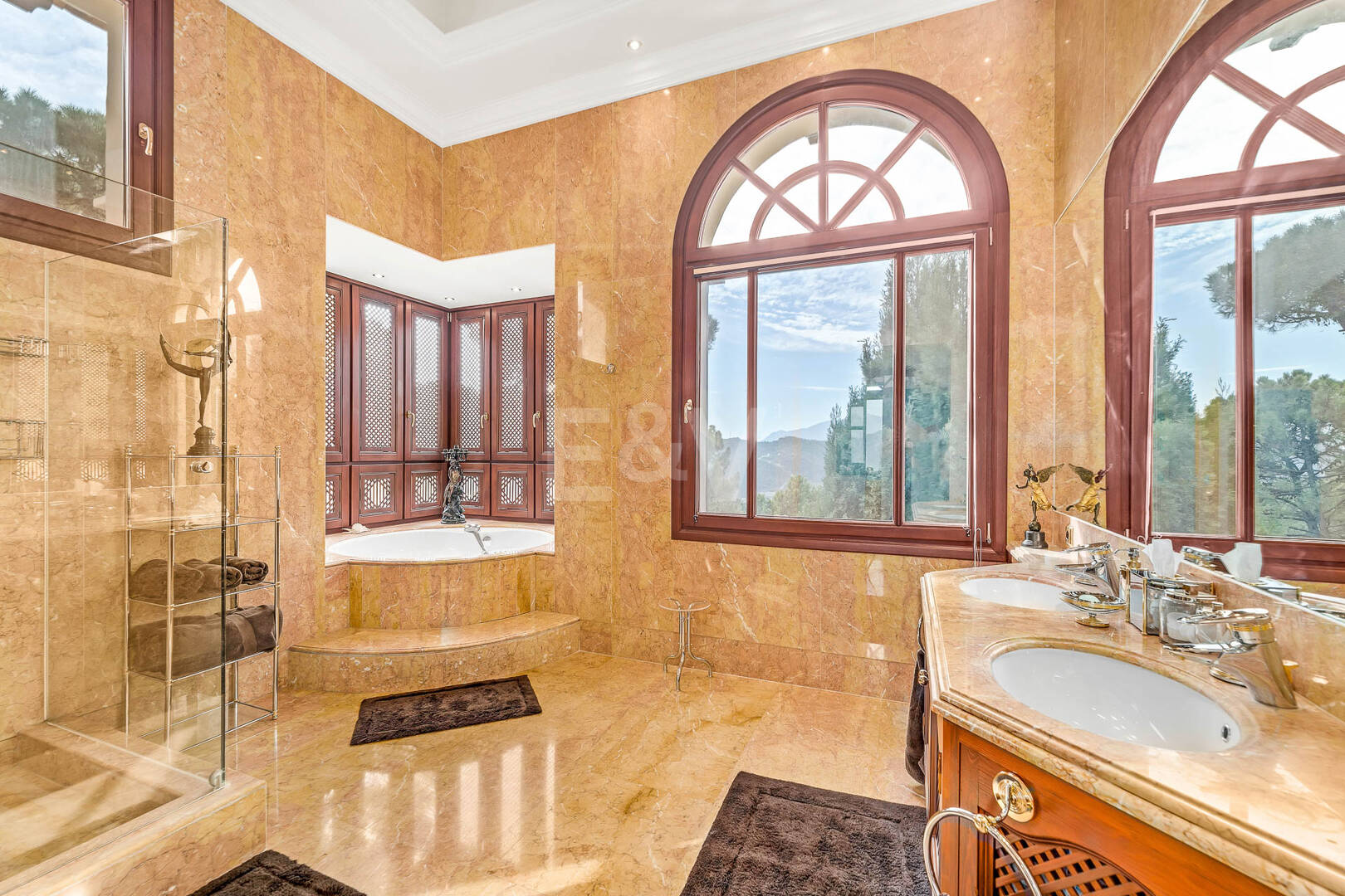 Stunning Italian Renaissance Villa in La Zagaleta Front Line Golf