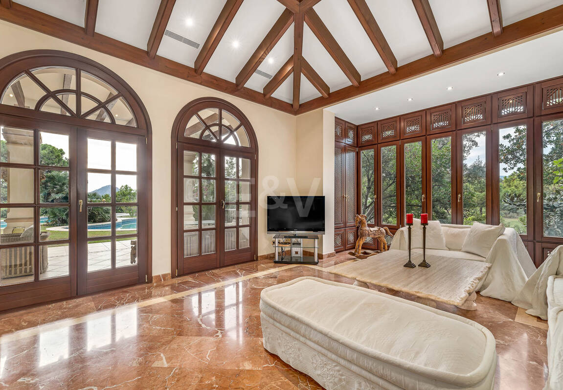 Stunning Italian Renaissance Villa in La Zagaleta Front Line Golf