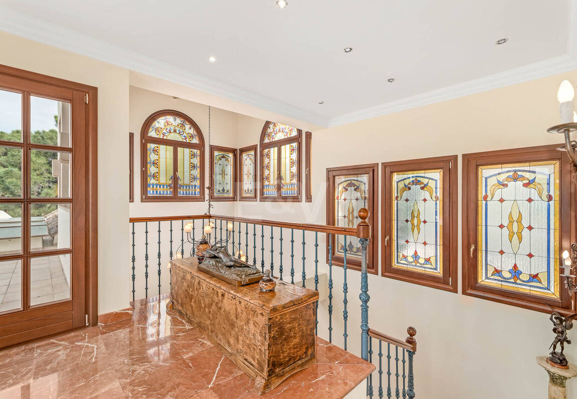 Stunning Italian Renaissance Villa in La Zagaleta Front Line Golf