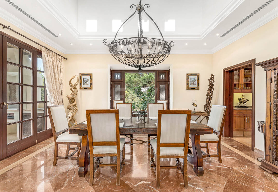 Stunning Italian Renaissance Villa in La Zagaleta Front Line Golf