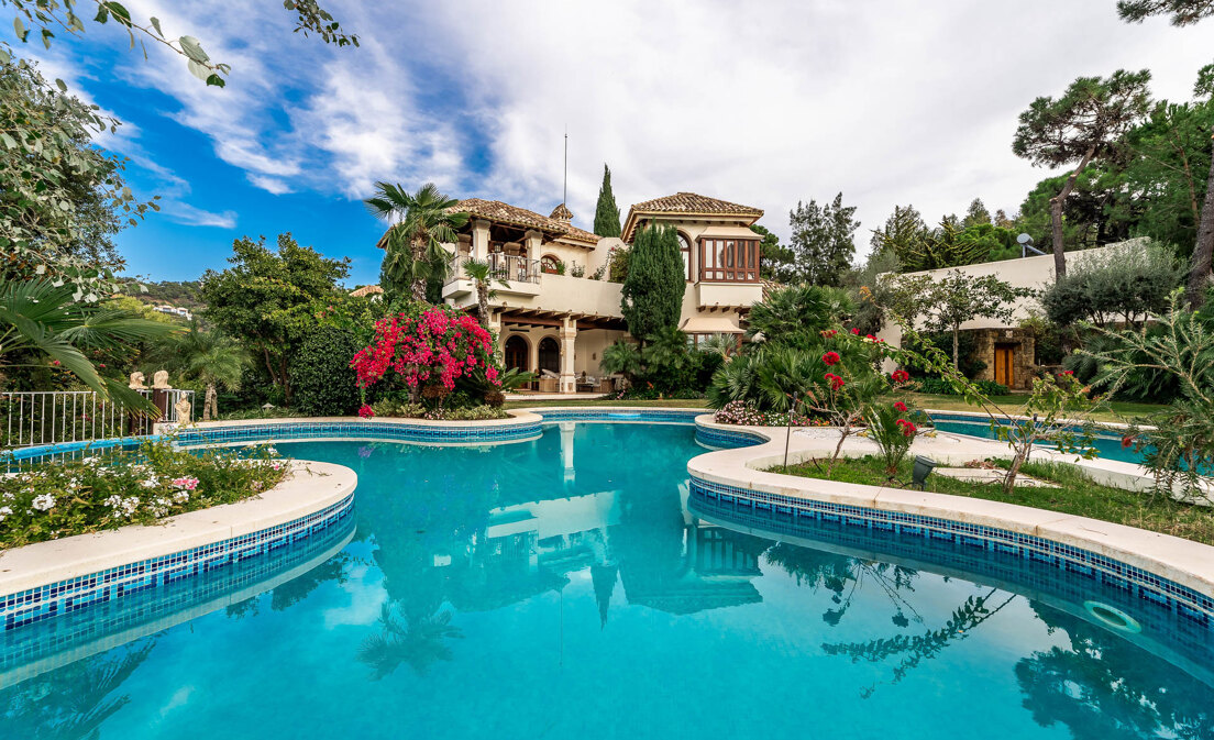 Stunning Italian Renaissance Villa in La Zagaleta Front Line Golf