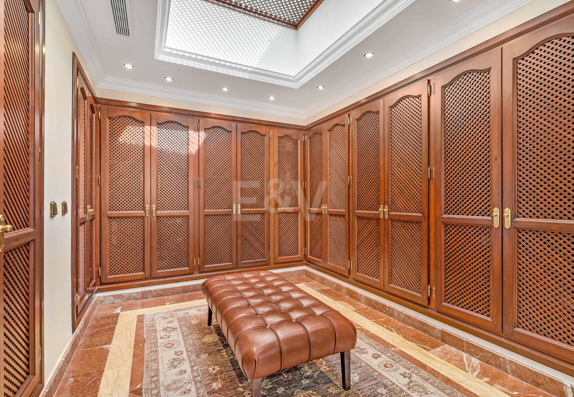 Stunning Italian Renaissance Villa in La Zagaleta Front Line Golf