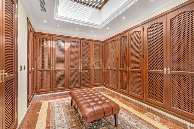 Stunning Italian Renaissance Villa in La Zagaleta Front Line Golf