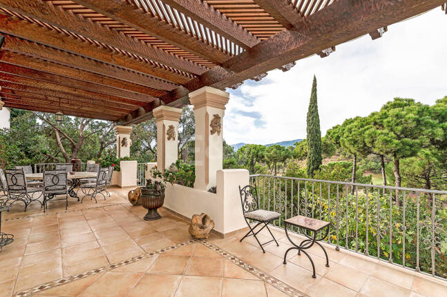 Stunning Italian Renaissance Villa in La Zagaleta Front Line Golf