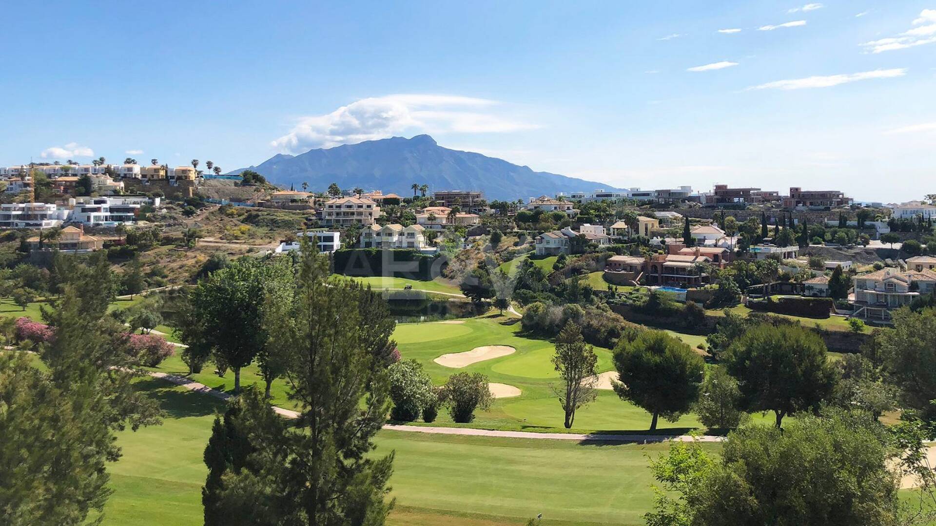Villa till salu i La Alqueria, Benahavis