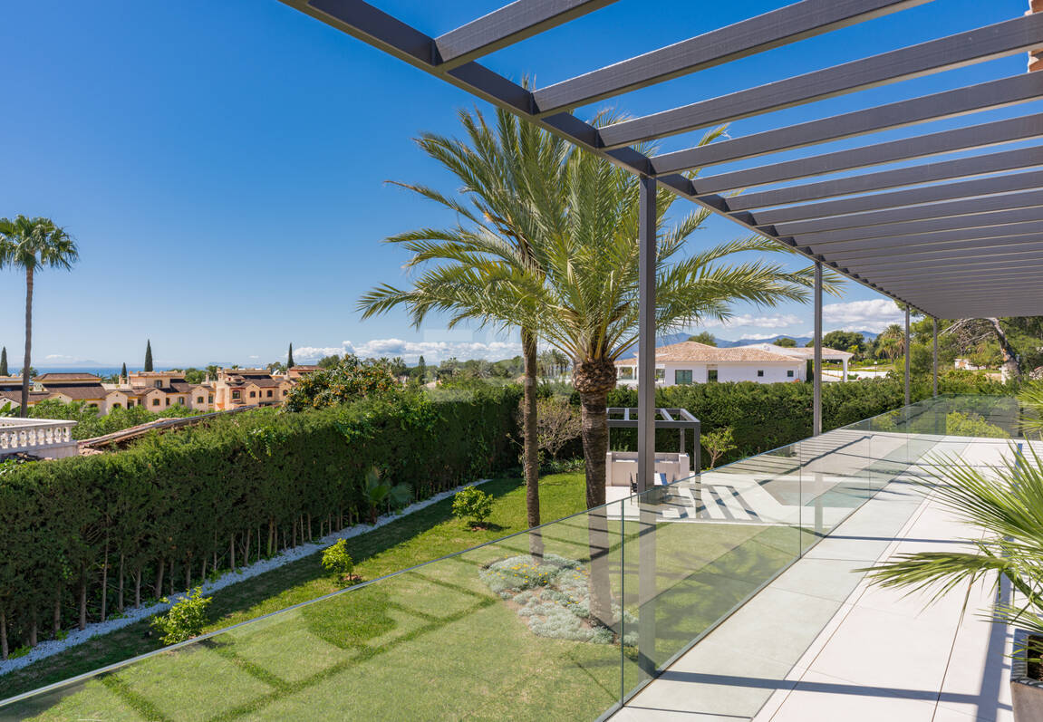 Stilvolle Villa in Nagüeles mit Meer- und Bergblick