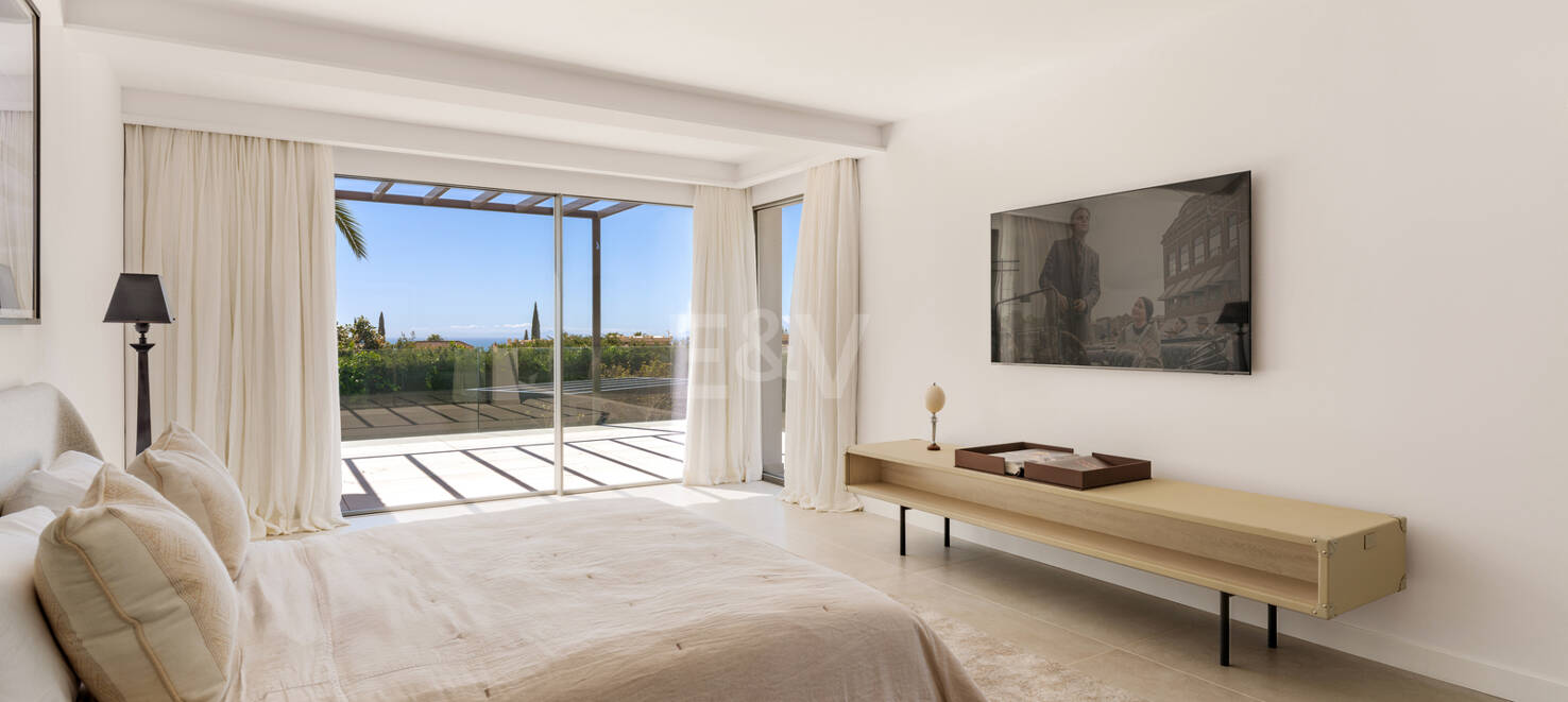 Stylowa willa w Nagüeles z widokiem na morze i góry