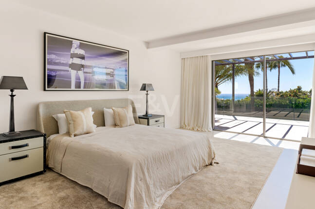 Stilvolle Villa in Nagüeles mit Meer- und Bergblick