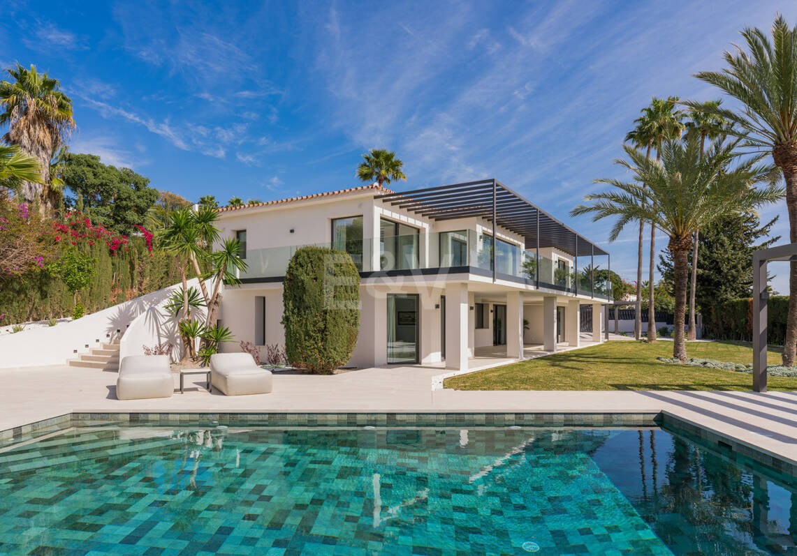 Stylish Villa à Nagüeles avec vue sur la mer et la montagne